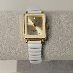 ⌚️ Like New! Laurier Women's Watch